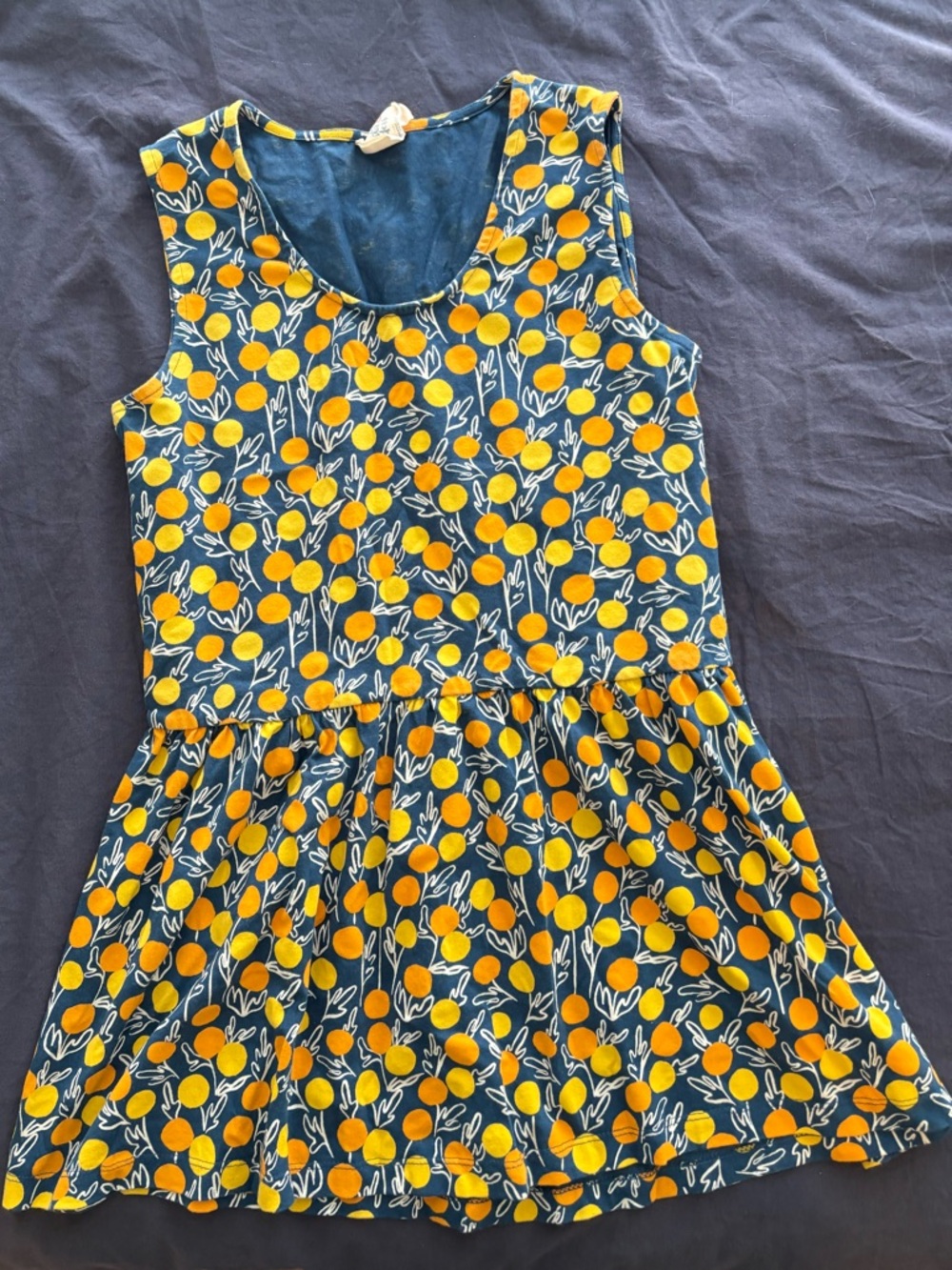 Mata traders top in blue and yellow